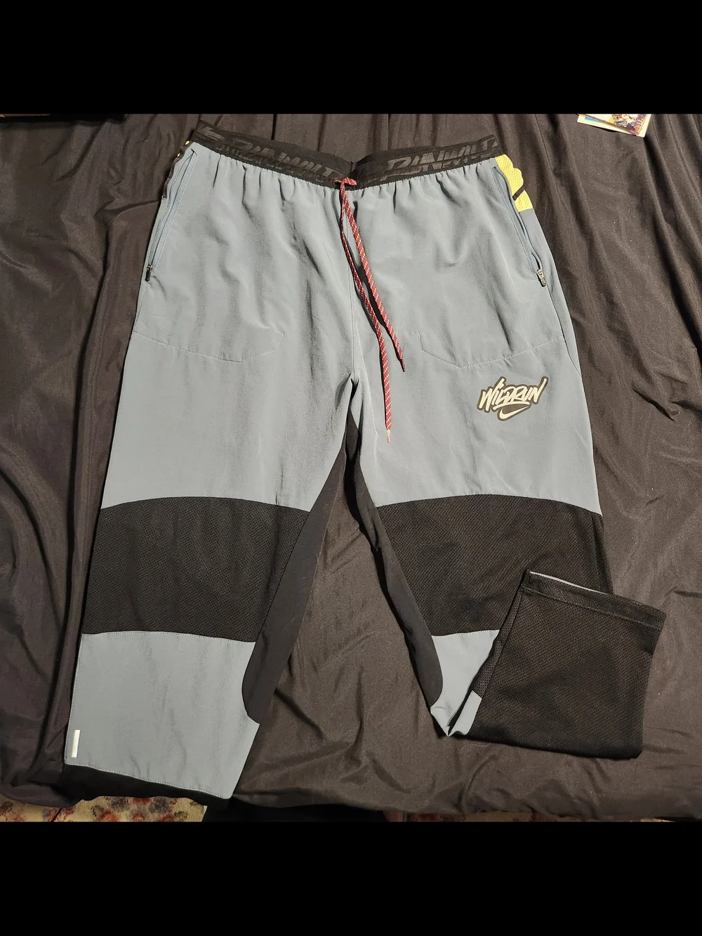Nike Men's Gray and Black Training Joggers XL